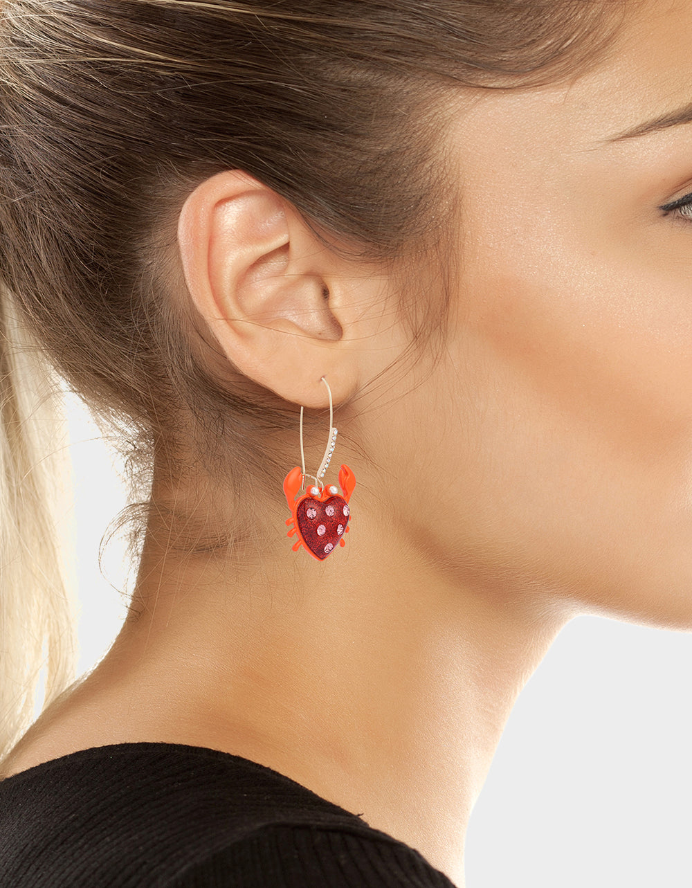 CRAB SHEPHERD HOOK EARRINGS RED - Image 4